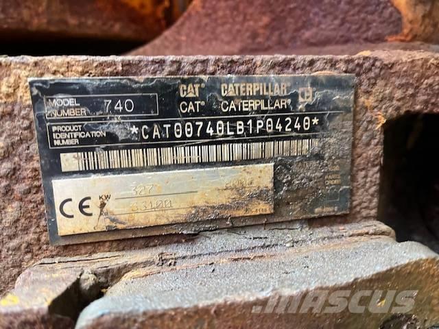 CAT 740 Csuklósdömperek