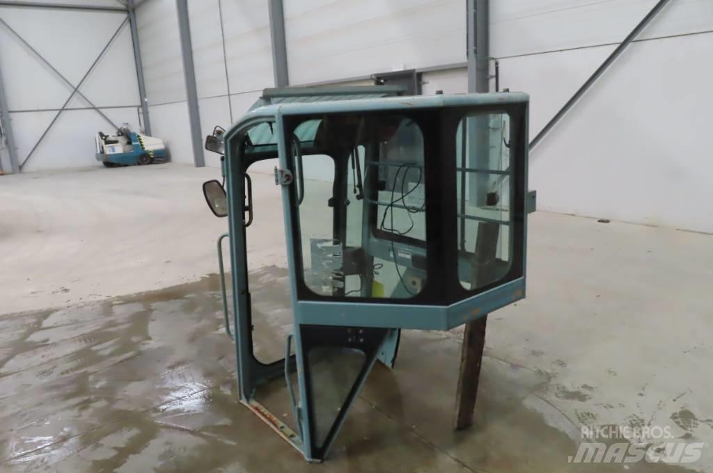 Yanmar Vio 75 Vezetőfülke és belső tartozékok