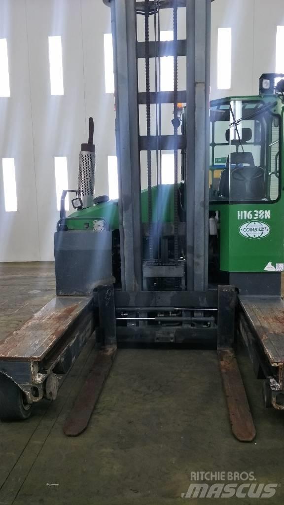 Combilift C4500 Oldalvillás targonca
