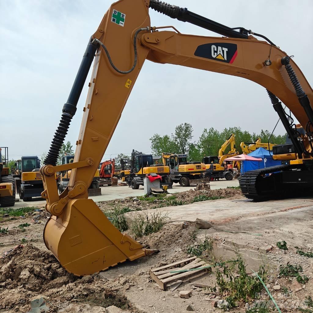 CAT 330D2 Lánctalpas kotrók