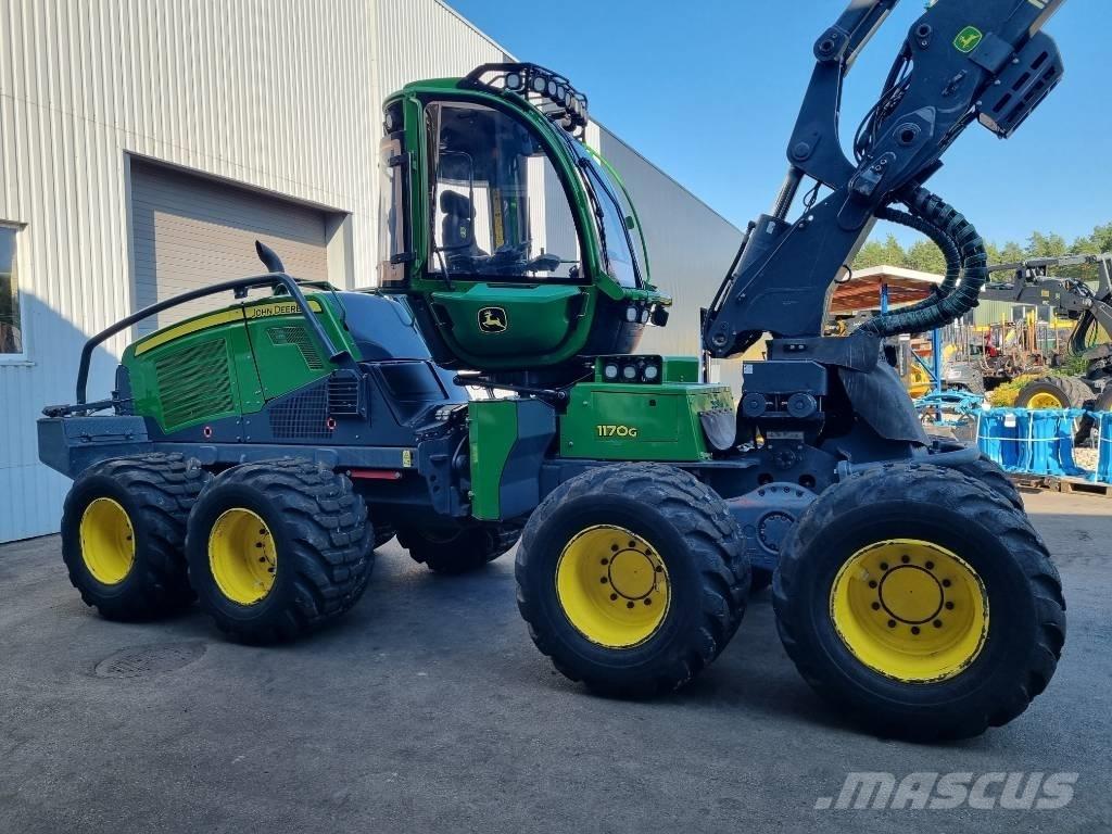 John Deere 1170 G Betakarítók