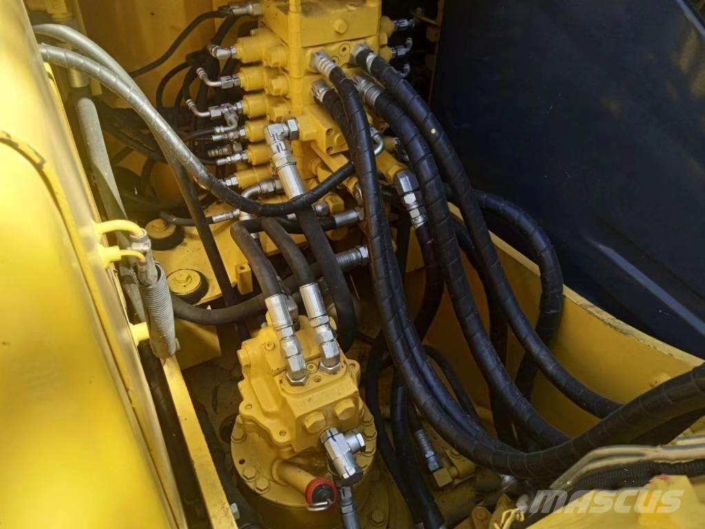 Komatsu PC130-7 Lánctalpas kotrók