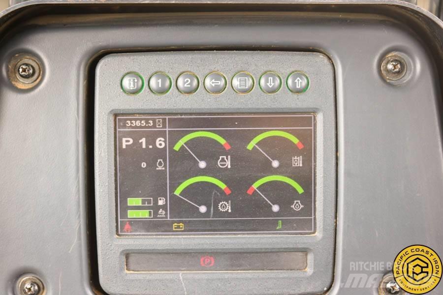 DEERE 750K XLT lánctalpas dózerek