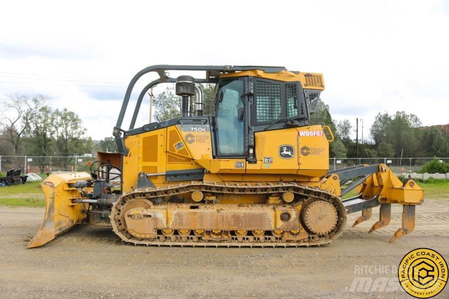 DEERE 750K XLT lánctalpas dózerek