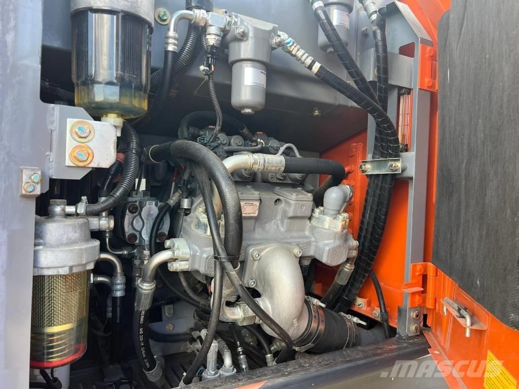 Hitachi ZW 170-5 Gumikerekes kotrók