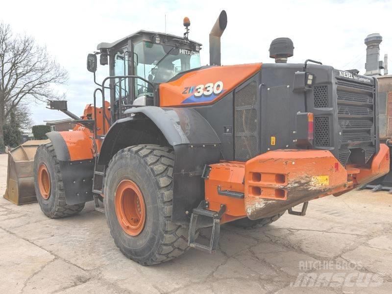 Hitachi ZW 330 Gumikerekes homlokrakodók