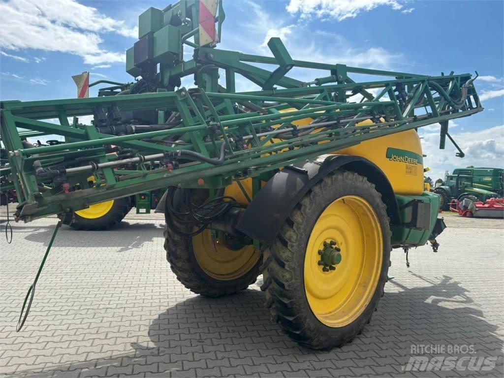 John Deere 740i Vontatott trágyaszórók