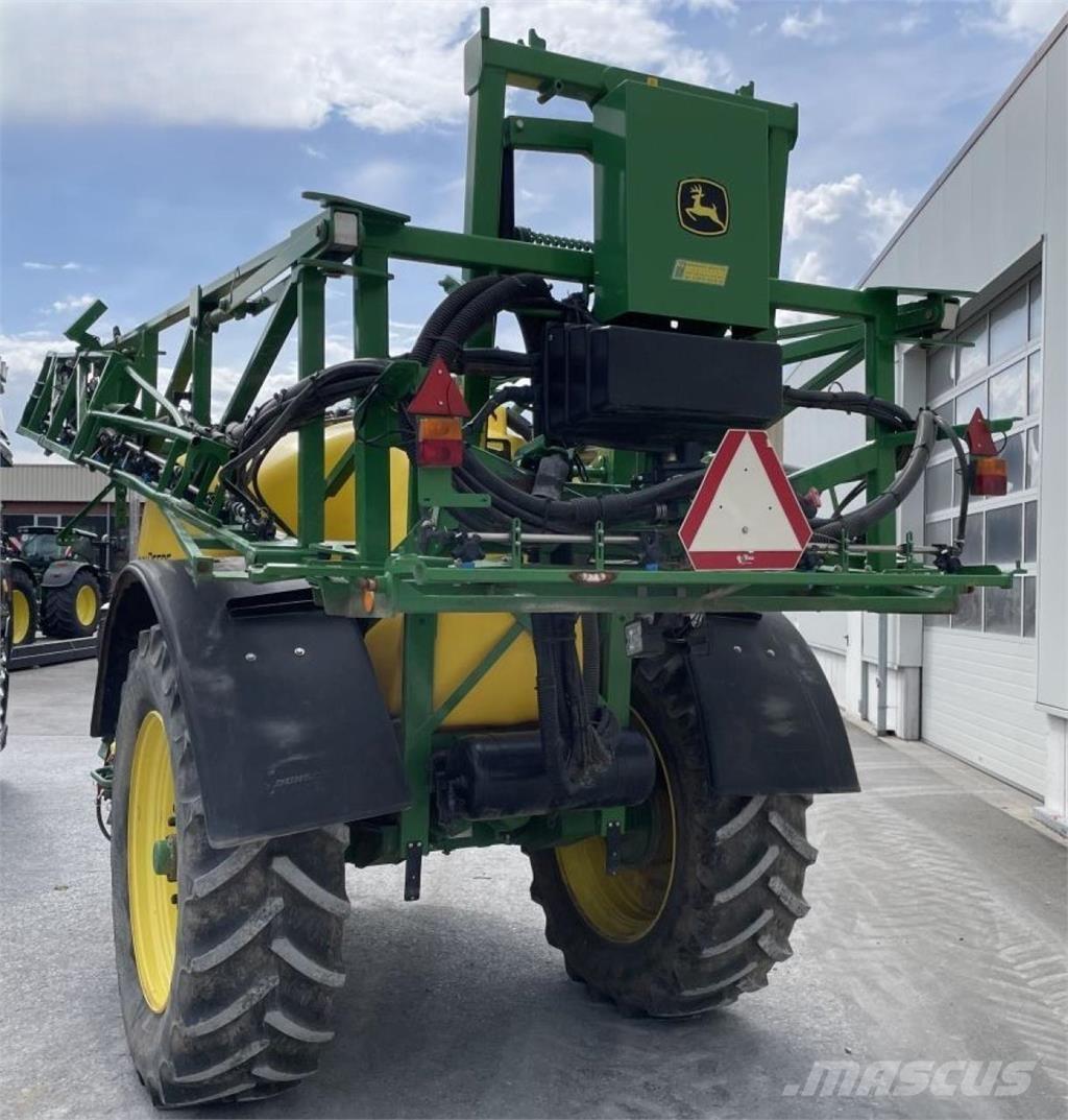 John Deere M 740 i Vontatott trágyaszórók