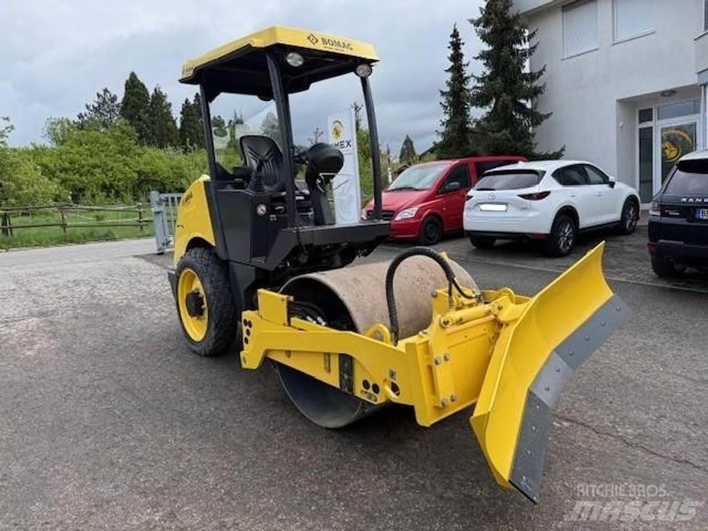 Bomag 124 DH-5 Egydobos hengerek