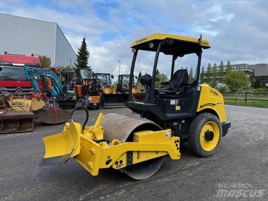 Bomag 124 DH-5 Egydobos hengerek