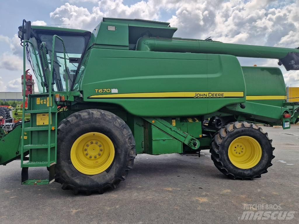 John Deere T670 Kombájnok