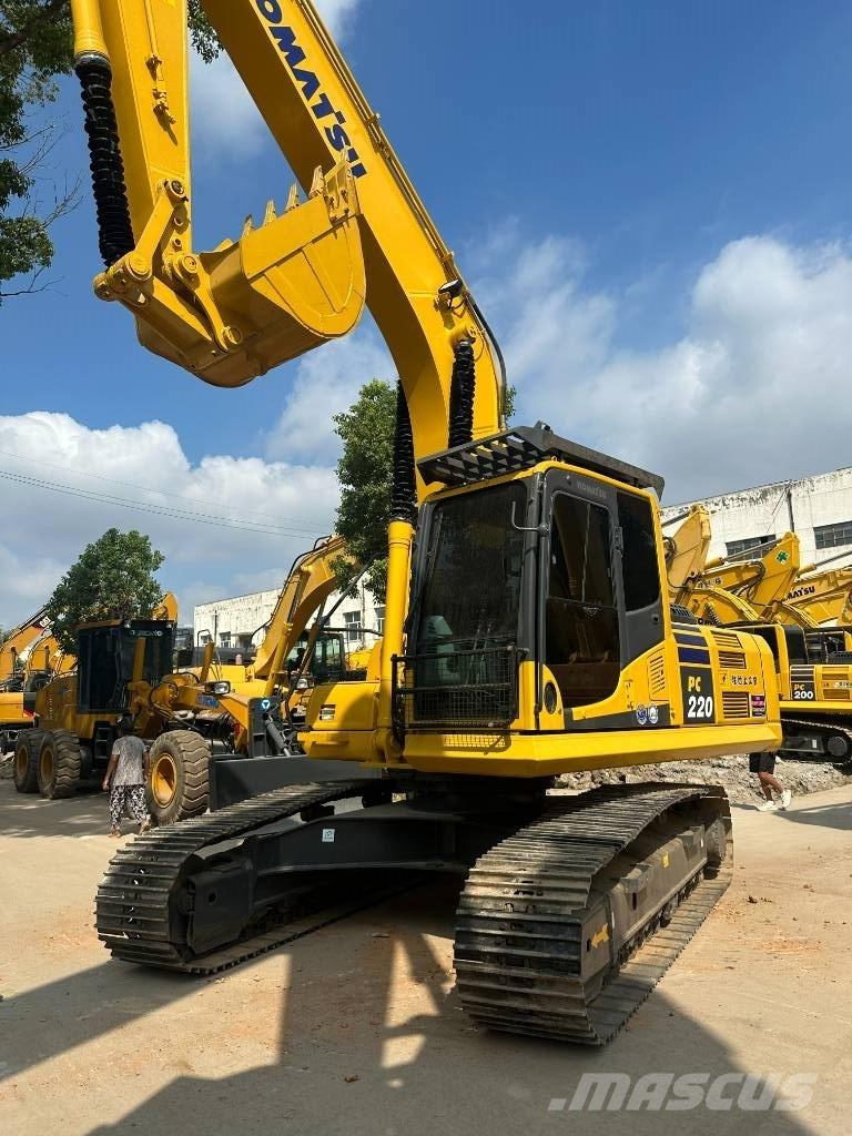 Komatsu PC220-8 Közepes (midi) kotrók 7 t - 12 t