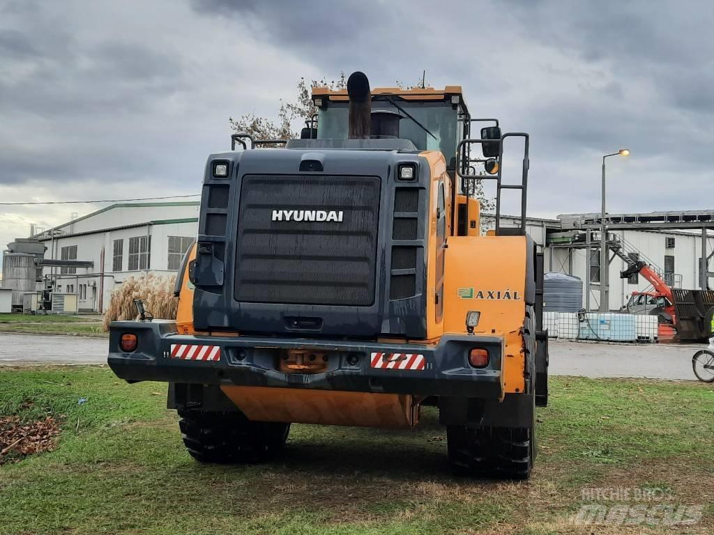 Hyundai HL 980 Gumikerekes homlokrakodók