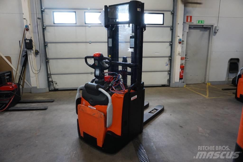 Toyota SPE120L Gyalogkíséretű targonca