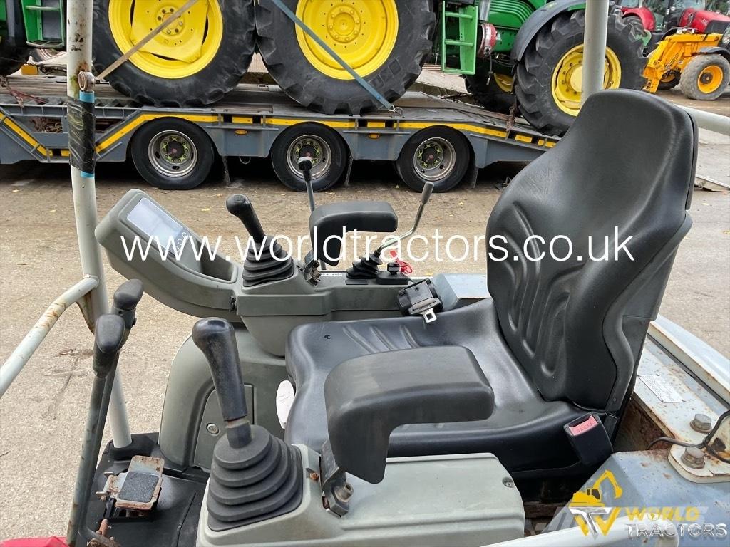 Takeuchi TB 216 Mini kotrók < 7t