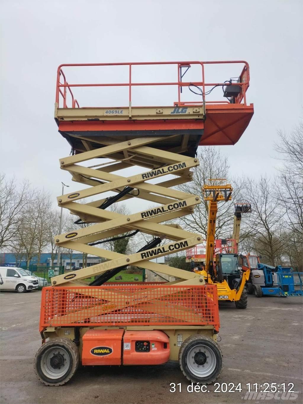 JLG 4069LE Ollós emelők