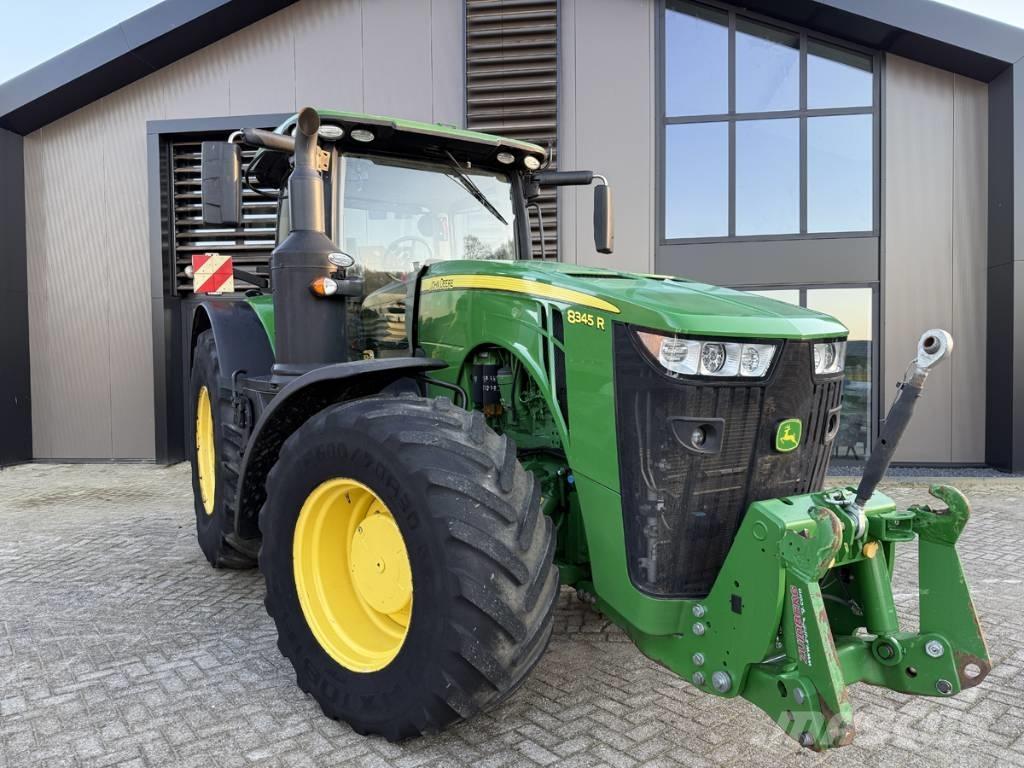 John Deere 8345 R Traktorok