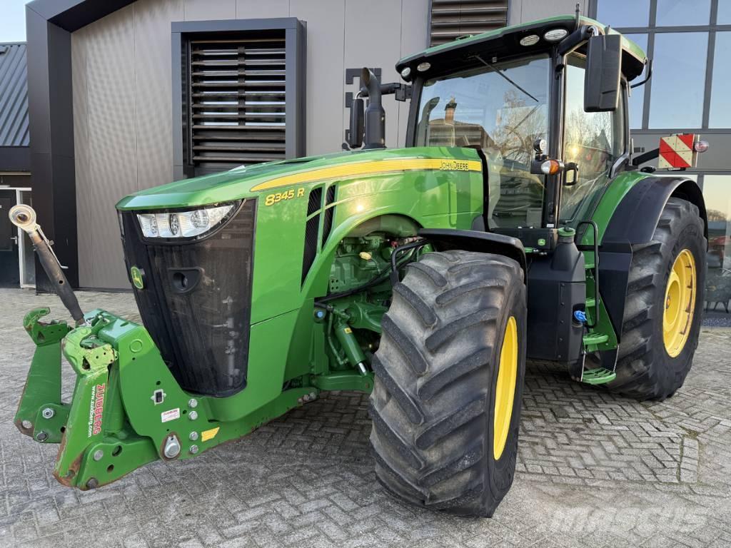 John Deere 8345 R Traktorok