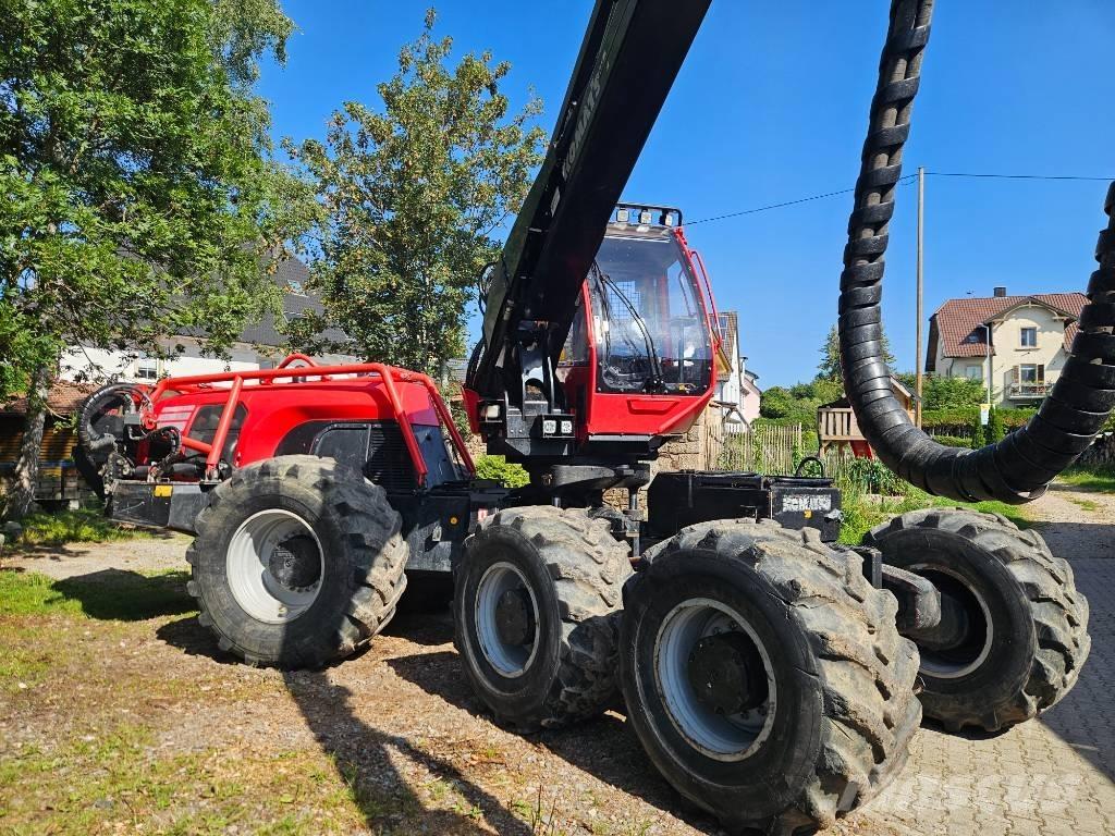 Komatsu 951 Betakarítók