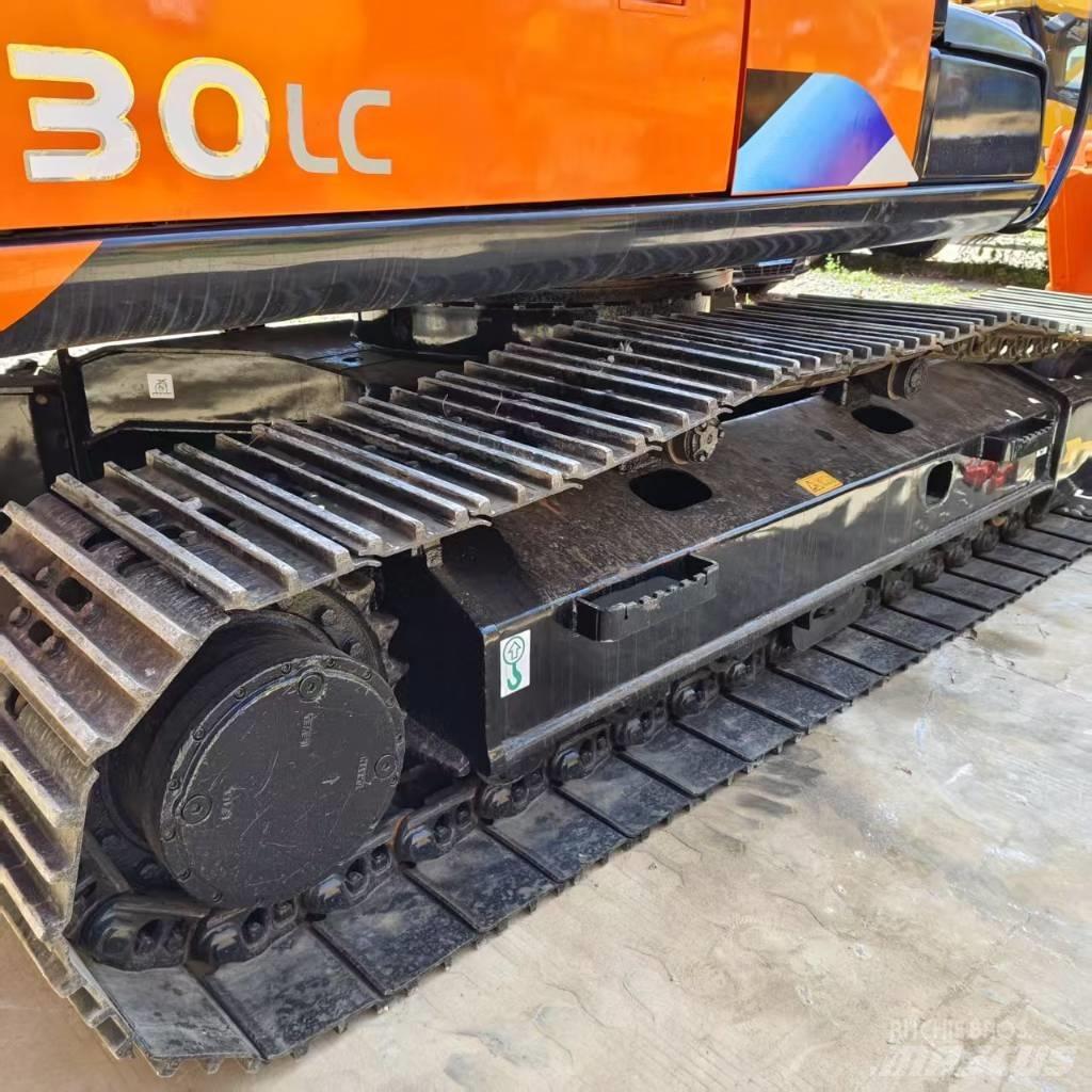 Hitachi ZX 130 Lánctalpas kotrók