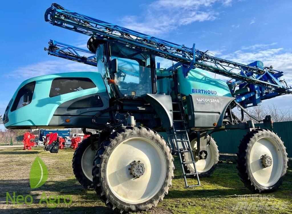 Berthoud Raptor 3240 Önjáró trágyaszórók