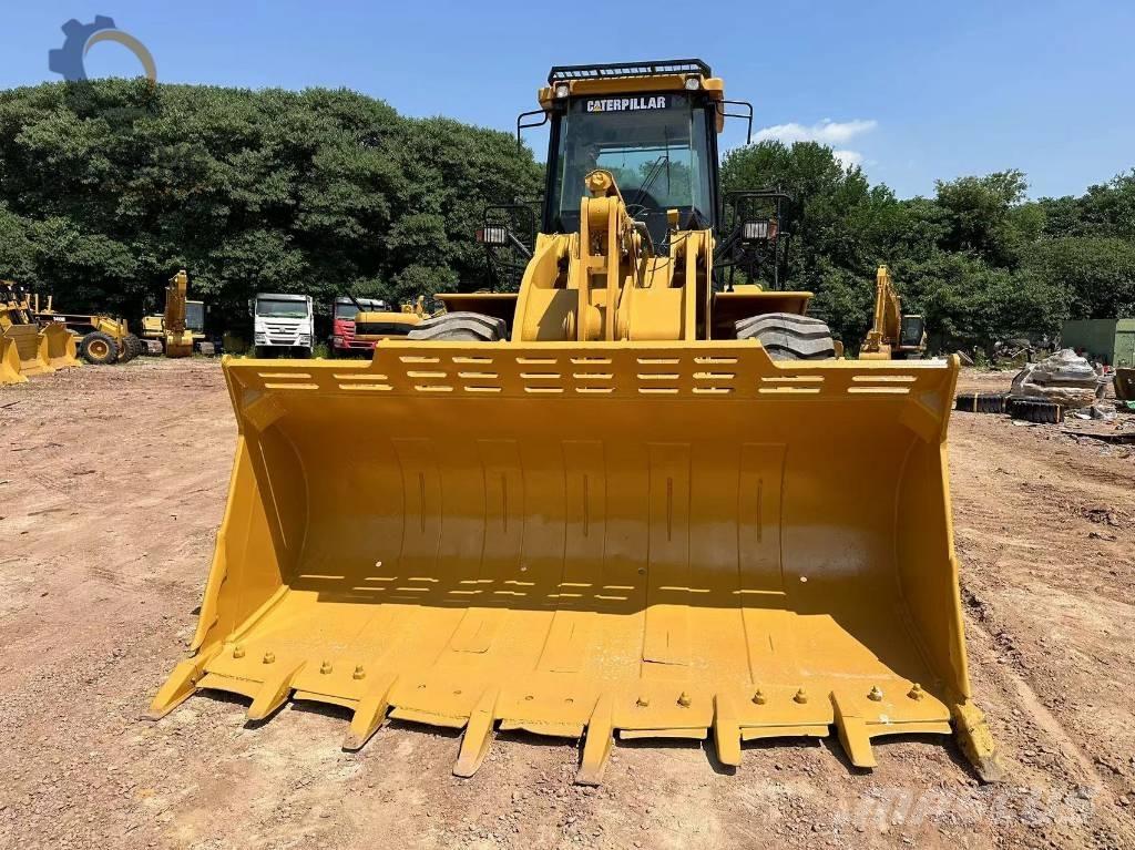 CAT 980 H Gumikerekes homlokrakodók