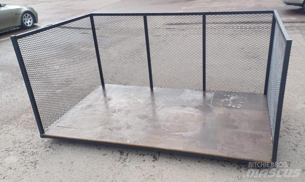  Kalustekori ML 2500 Teleszkópos rakodók