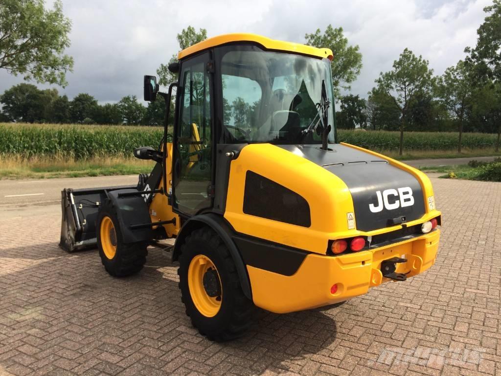 JCB 406 Gumikerekes homlokrakodók