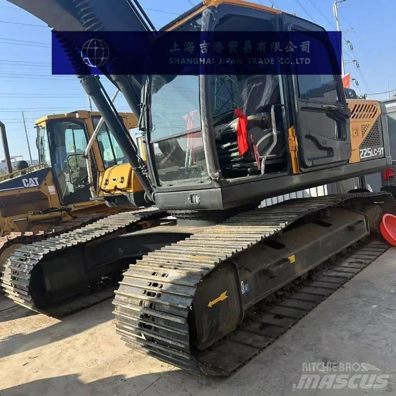 Hyundai R225 Lánctalpas kotrók