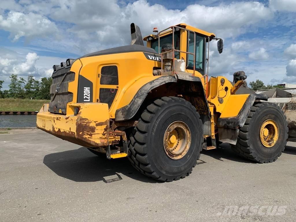 Volvo L 220 H Gumikerekes homlokrakodók