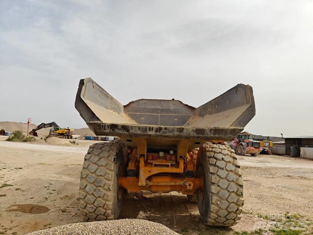 CAT 740B Csuklósdömperek