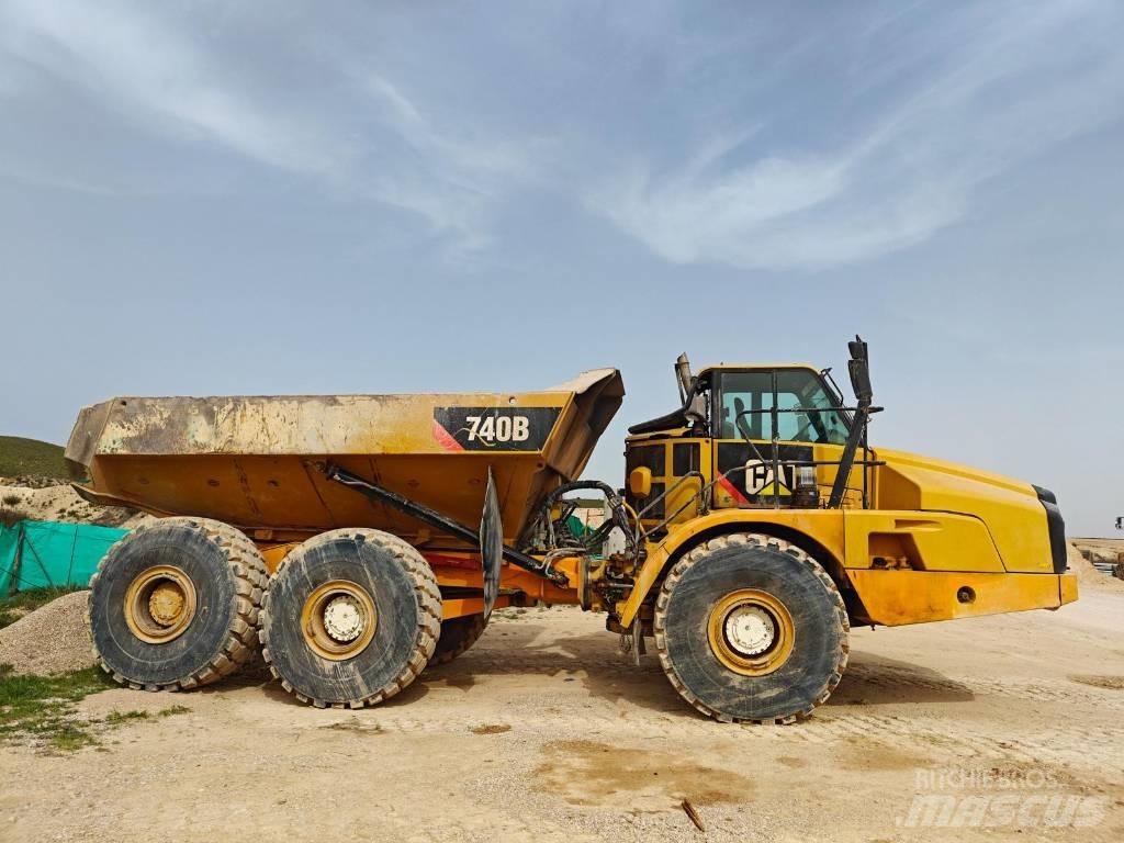 CAT 740B Csuklósdömperek