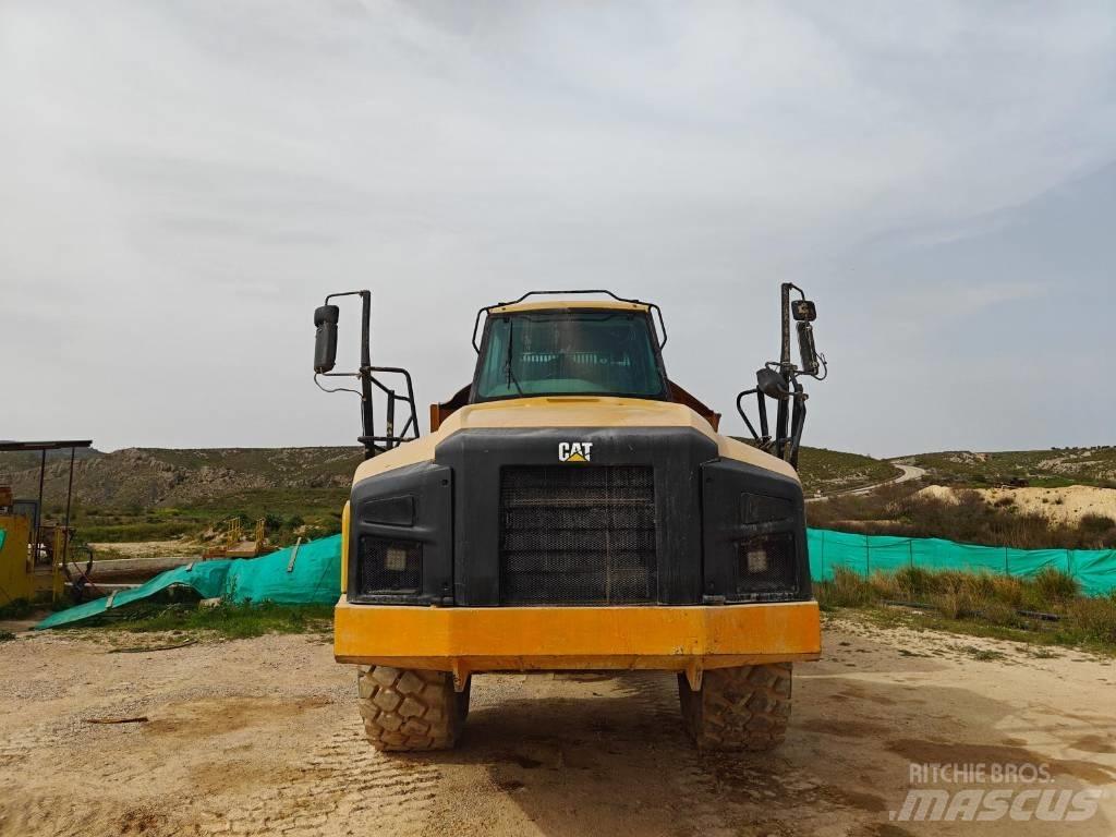 CAT 740B Csuklósdömperek