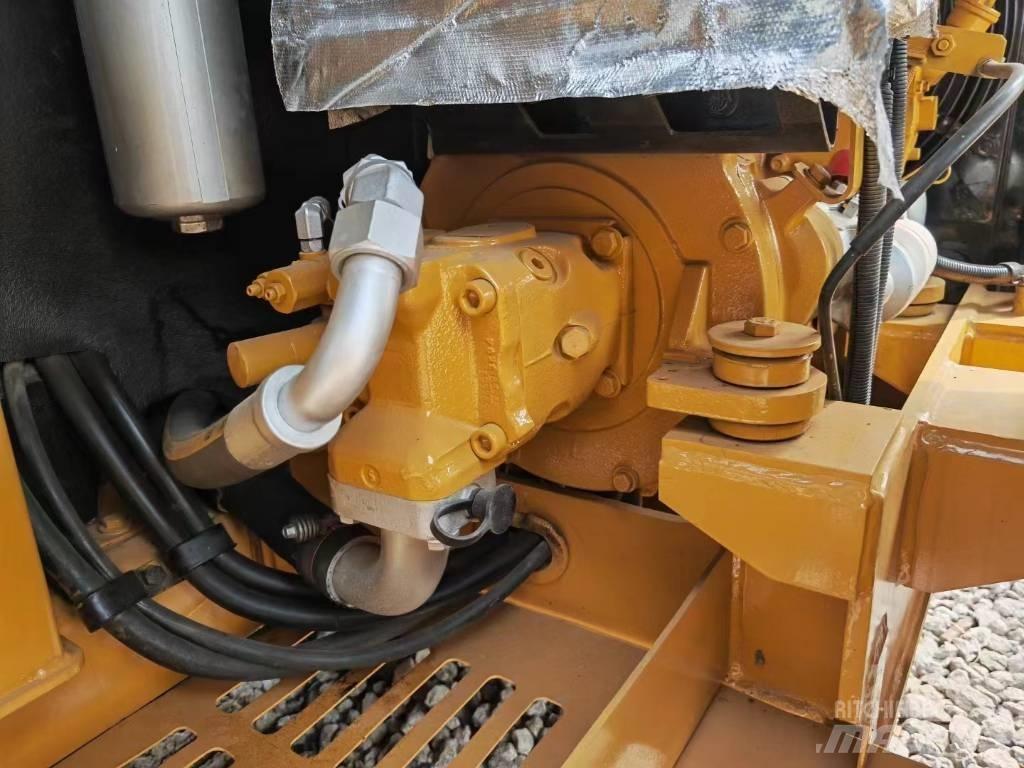 CAT 306 Mini kotrók < 7t