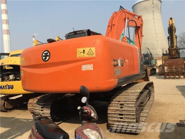 Hitachi ZX 200 Lánctalpas kotrók