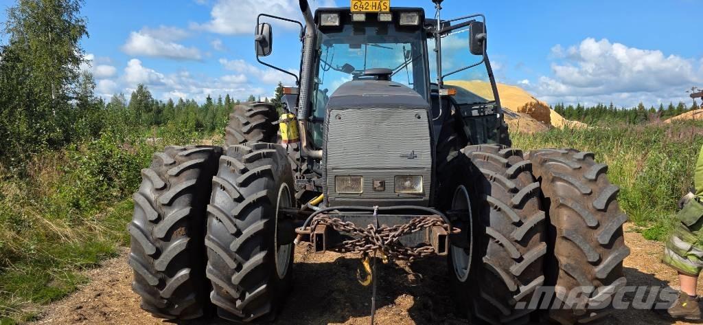 Valmet 8750 Traktorok