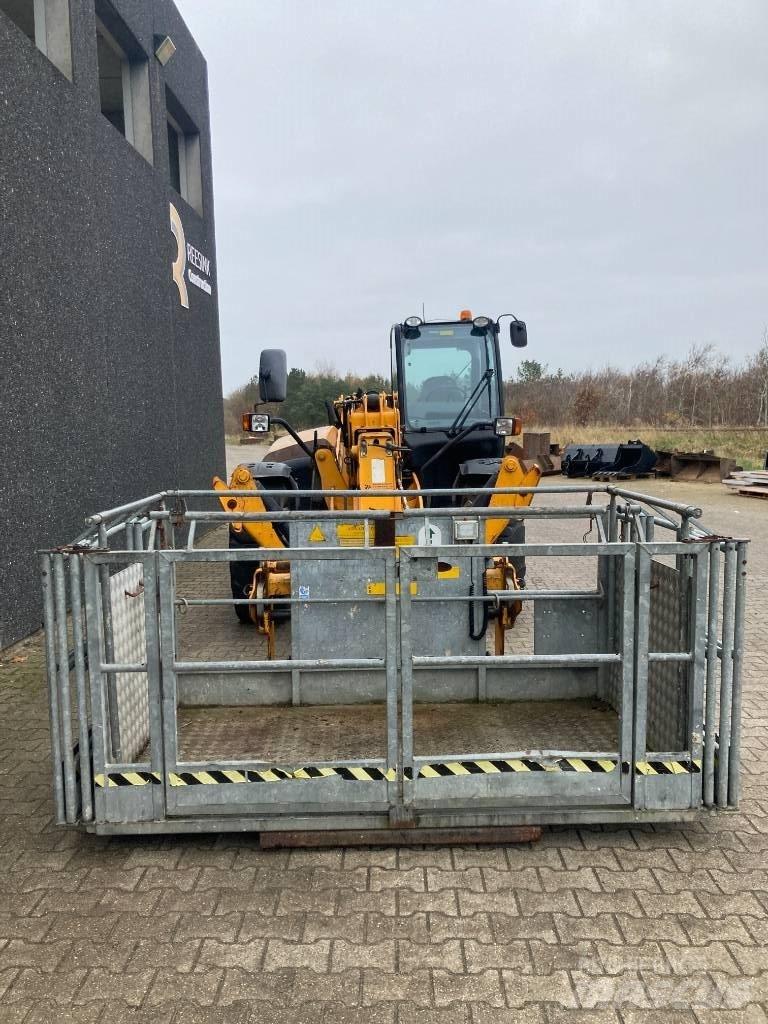 JCB 540-140 Teleszkópos rakodók