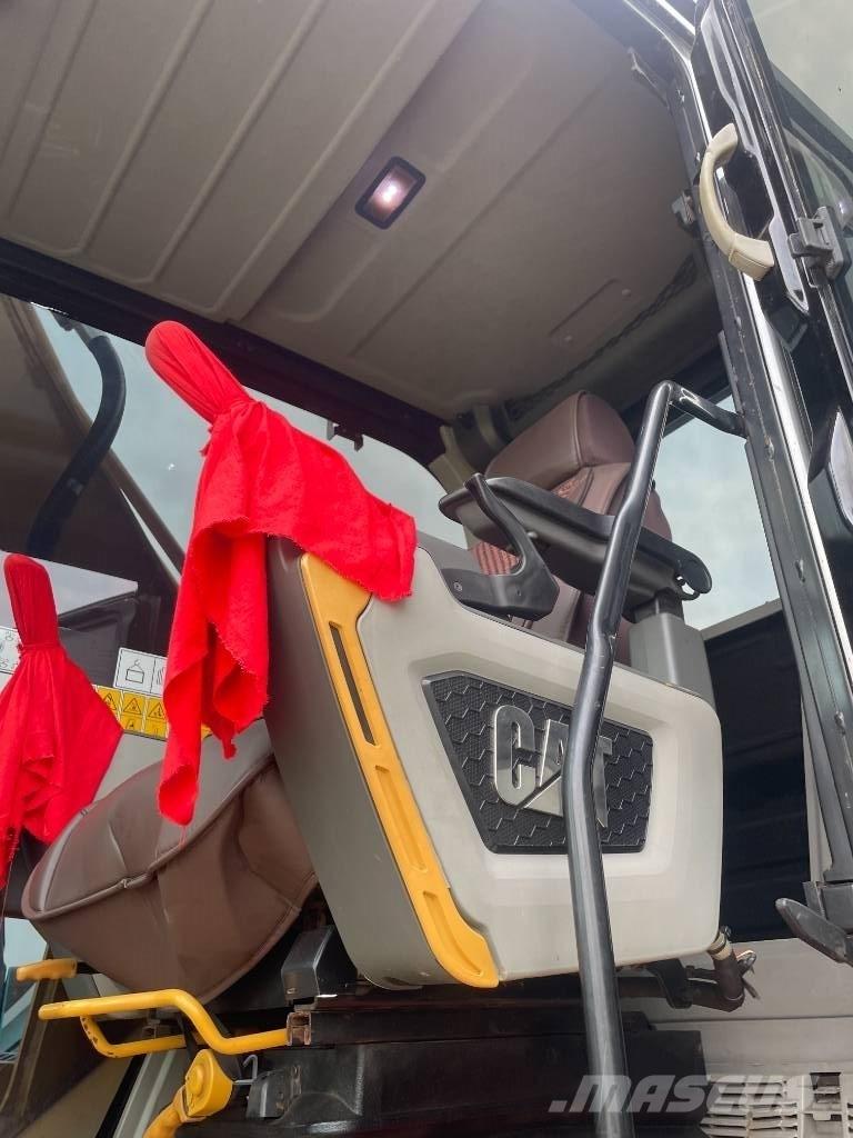 CAT 330GC Lánctalpas kotrók