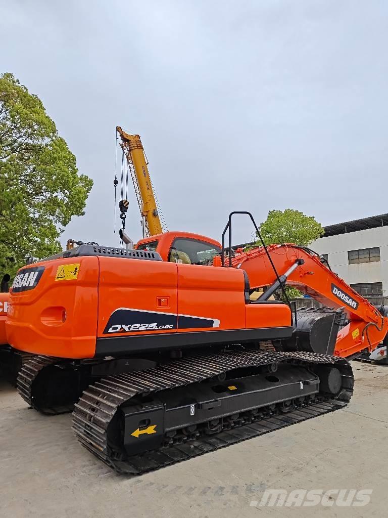 Doosan DX 225 LC-9C Lánctalpas kotrók
