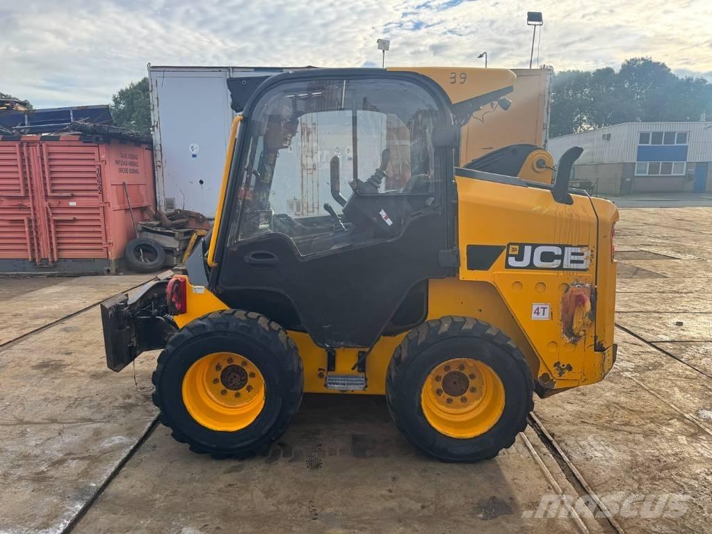 JCB 250T4 Kompaktrakodók