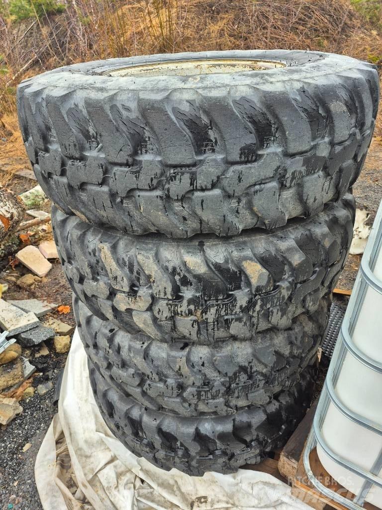 Dunlop 365/80R20 Gumiabroncsok, kerekek és felnik