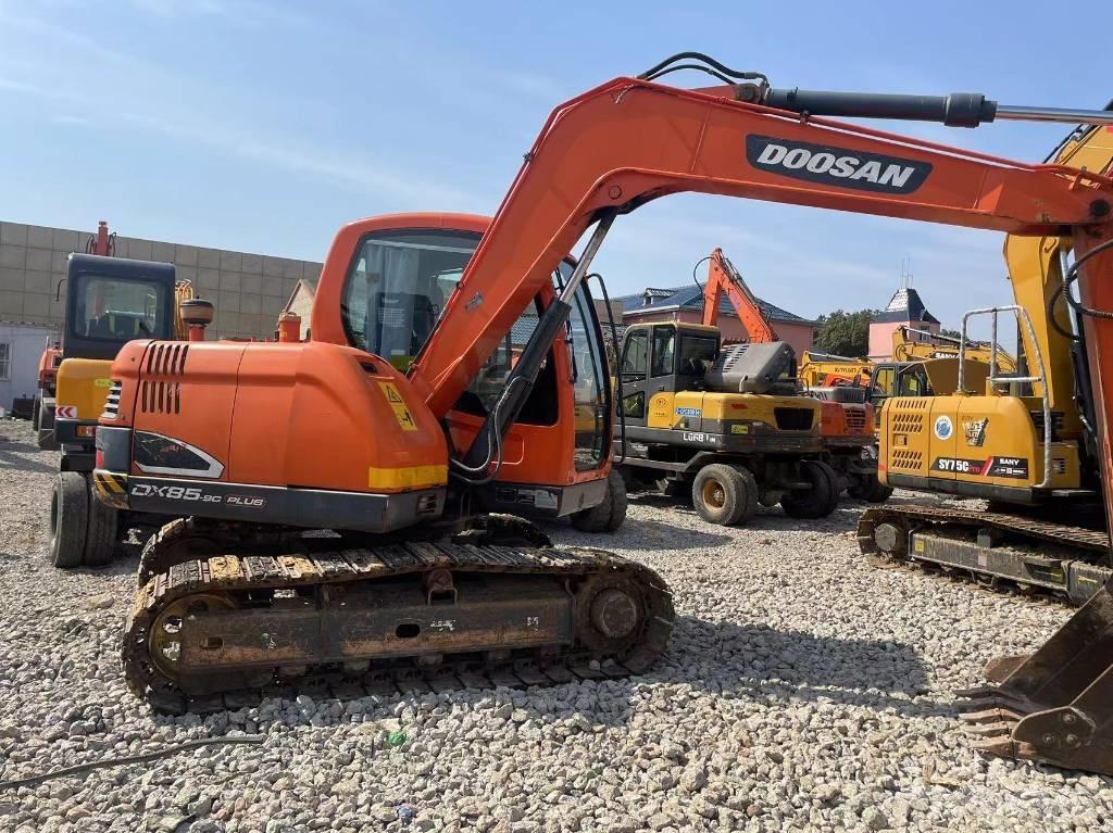 Doosan DX 85 Közepes (midi) kotrók 7 t - 12 t