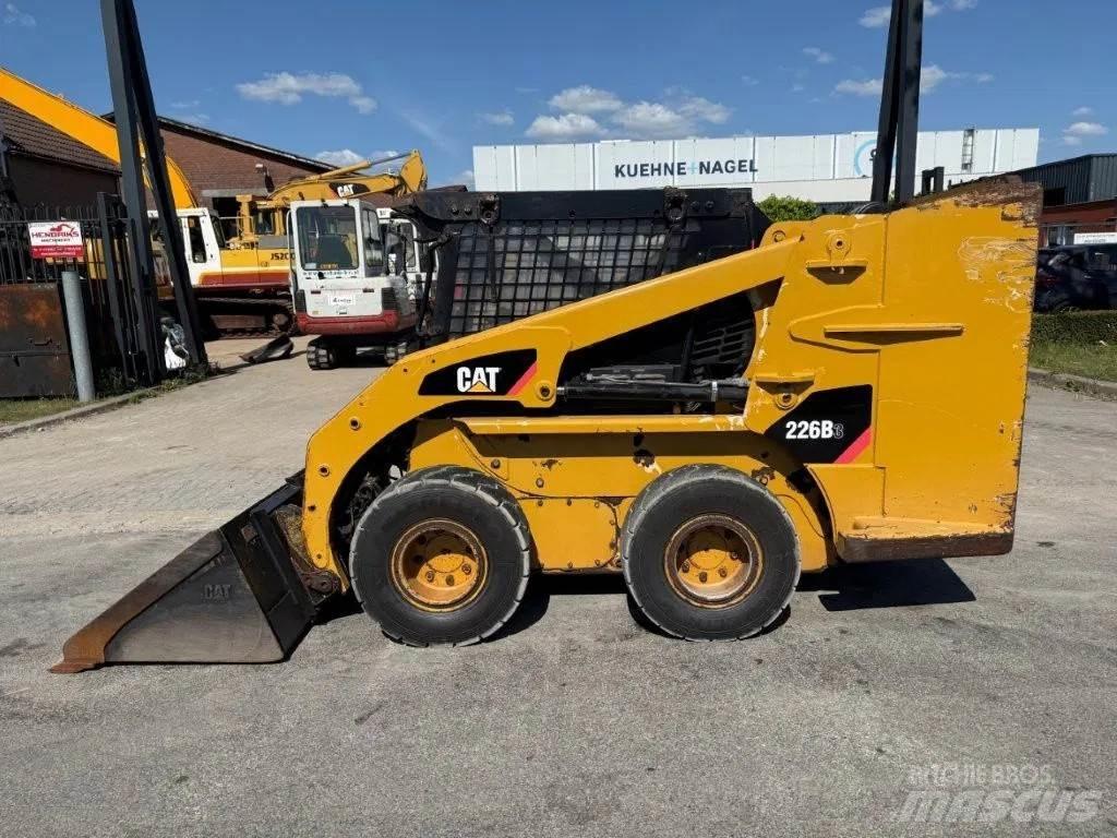 CAT 226B3 Turbo Kompaktrakodók