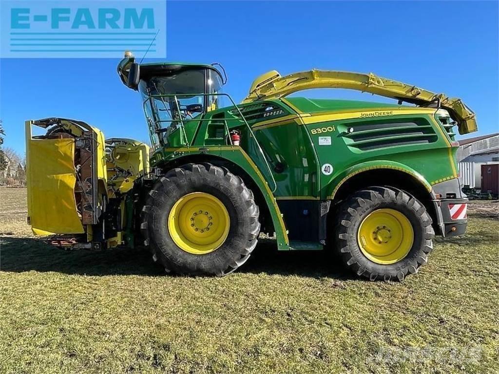 John Deere 8300 Önjáró szecskázók