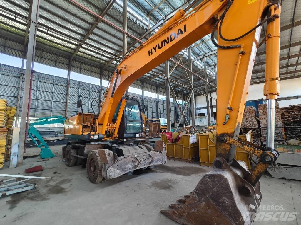 Hyundai R210w-7 Gumikerekes kotrók