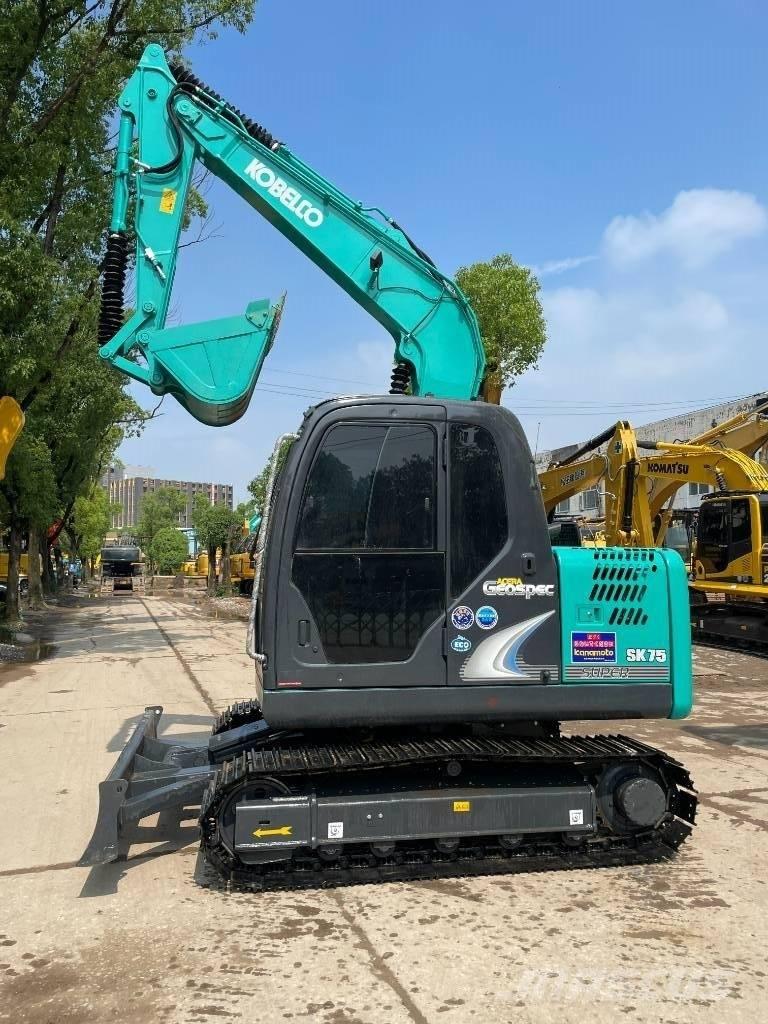 Kobelco SK 75 Mini kotrók < 7t