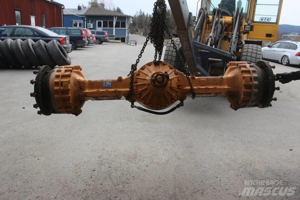Ljungby L12 Gumikerekes homlokrakodók