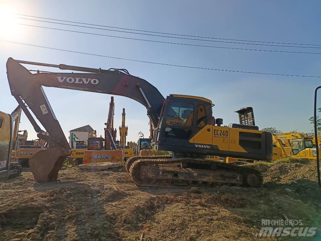 Volvo EC 240 Lánctalpas kotrók