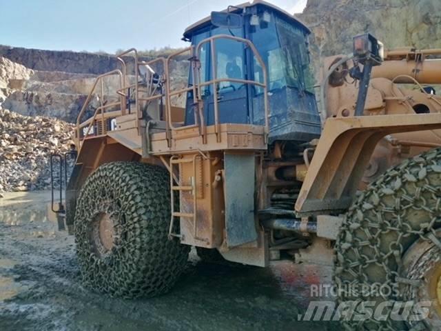CAT 988 H Gumikerekes homlokrakodók