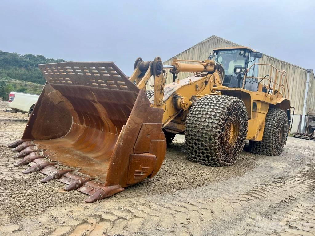 CAT 988 H Gumikerekes homlokrakodók